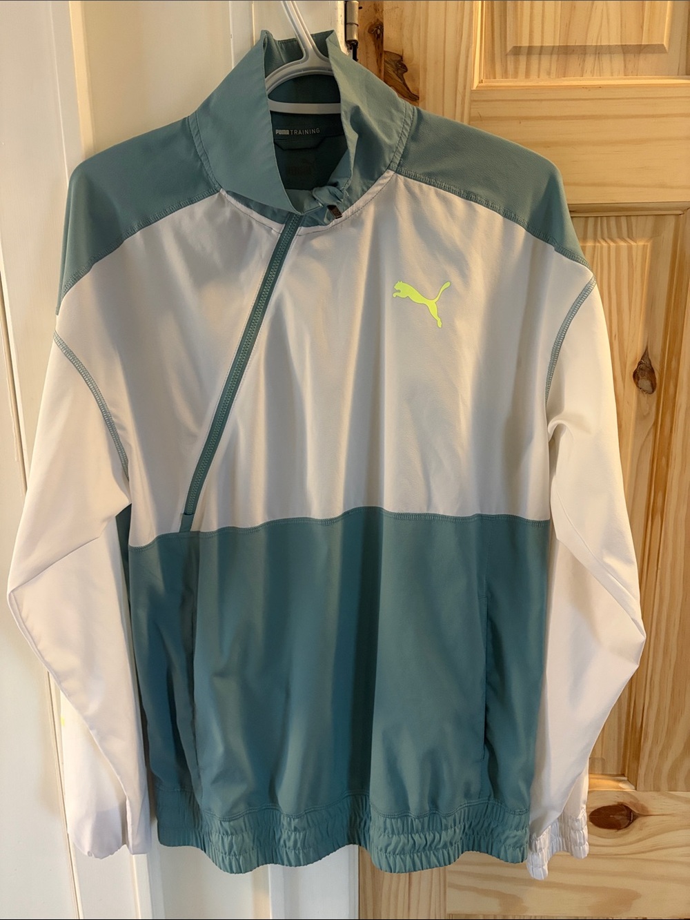 Puma Men's Athletic Pullover Half Zip Front Pocket 100% Poly Size M